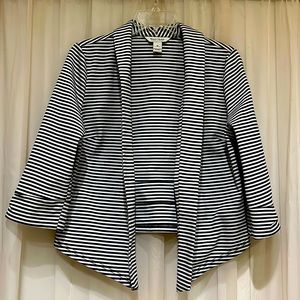 Woman’s White House Black Market size M
